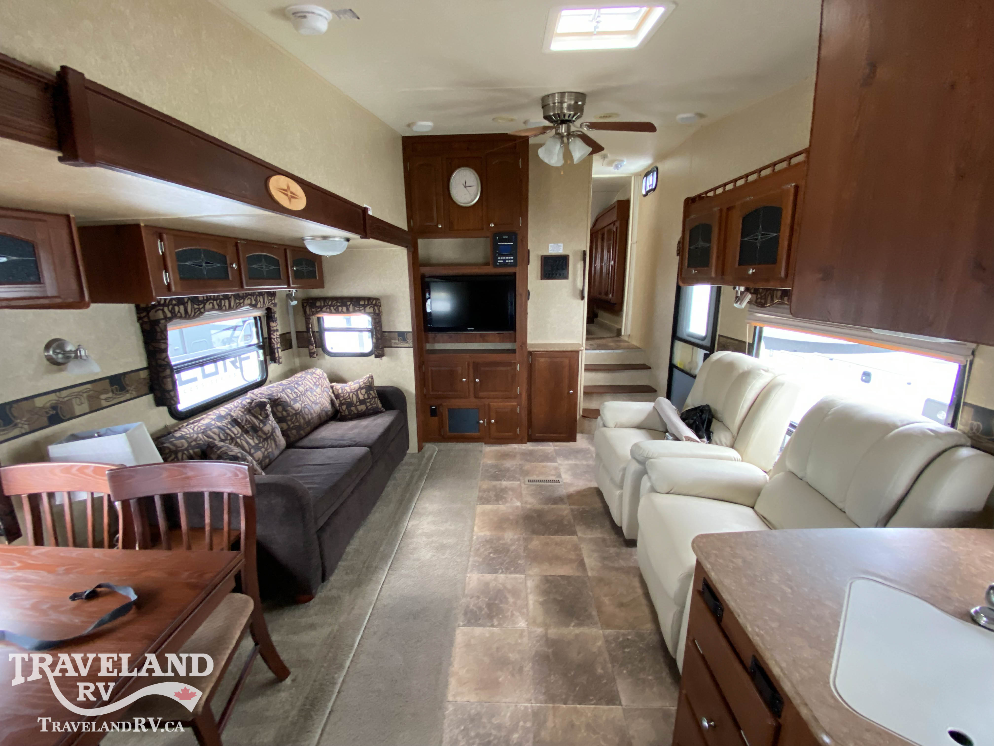 2012 Forest River Rockwood Signature Ultra Lite 8280WS - Image 4