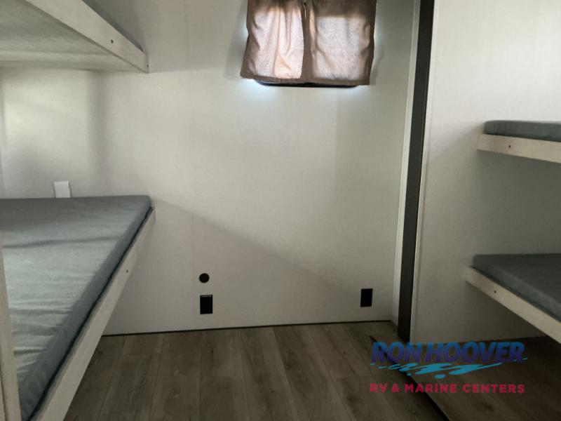 2026 COACHMEN 5320BEDS - Image 6