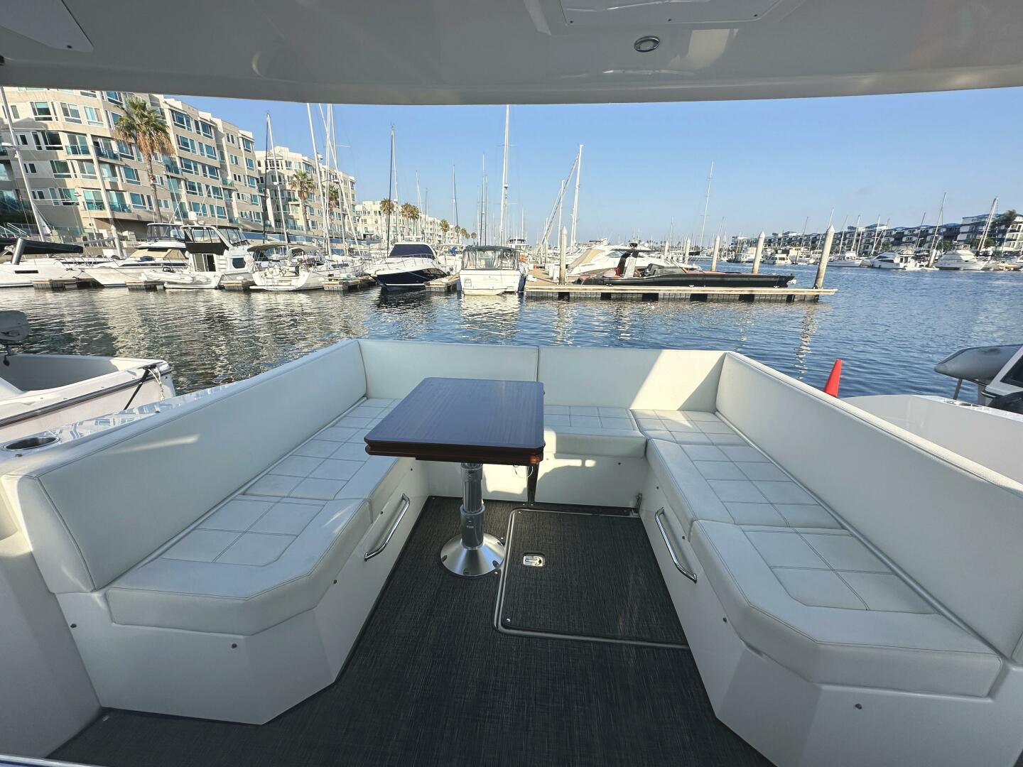 2017 Cruisers Yachts 390 Express Coupe - Image 58