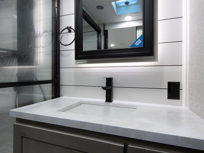 2025 Jayco Seismic Luxury Series 4113 - Image 20