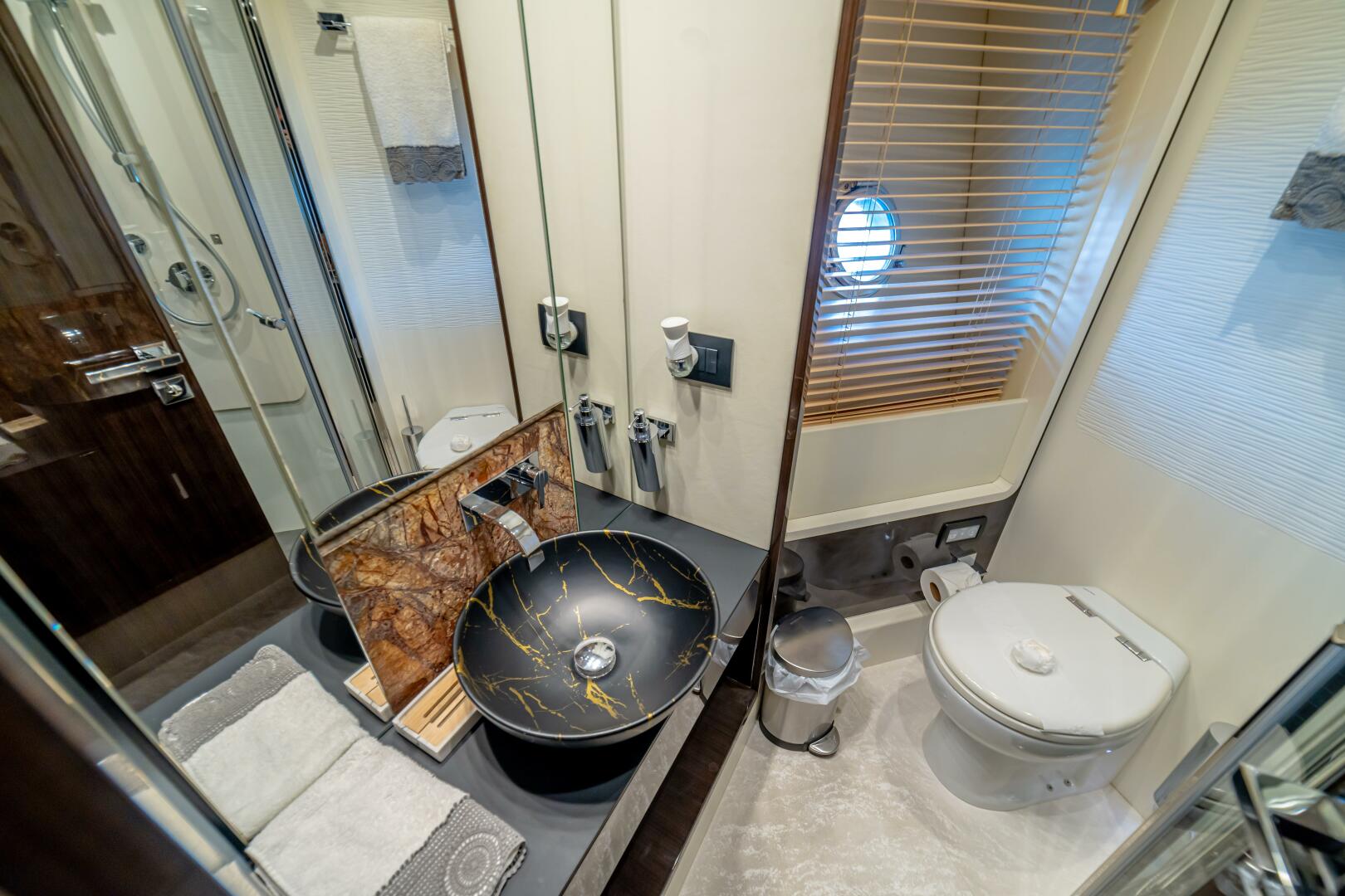 2017 Azimut 77S - Image 6