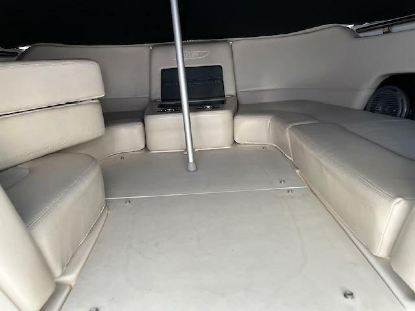 2018 Boston Whaler 270 Vantage - Image 20