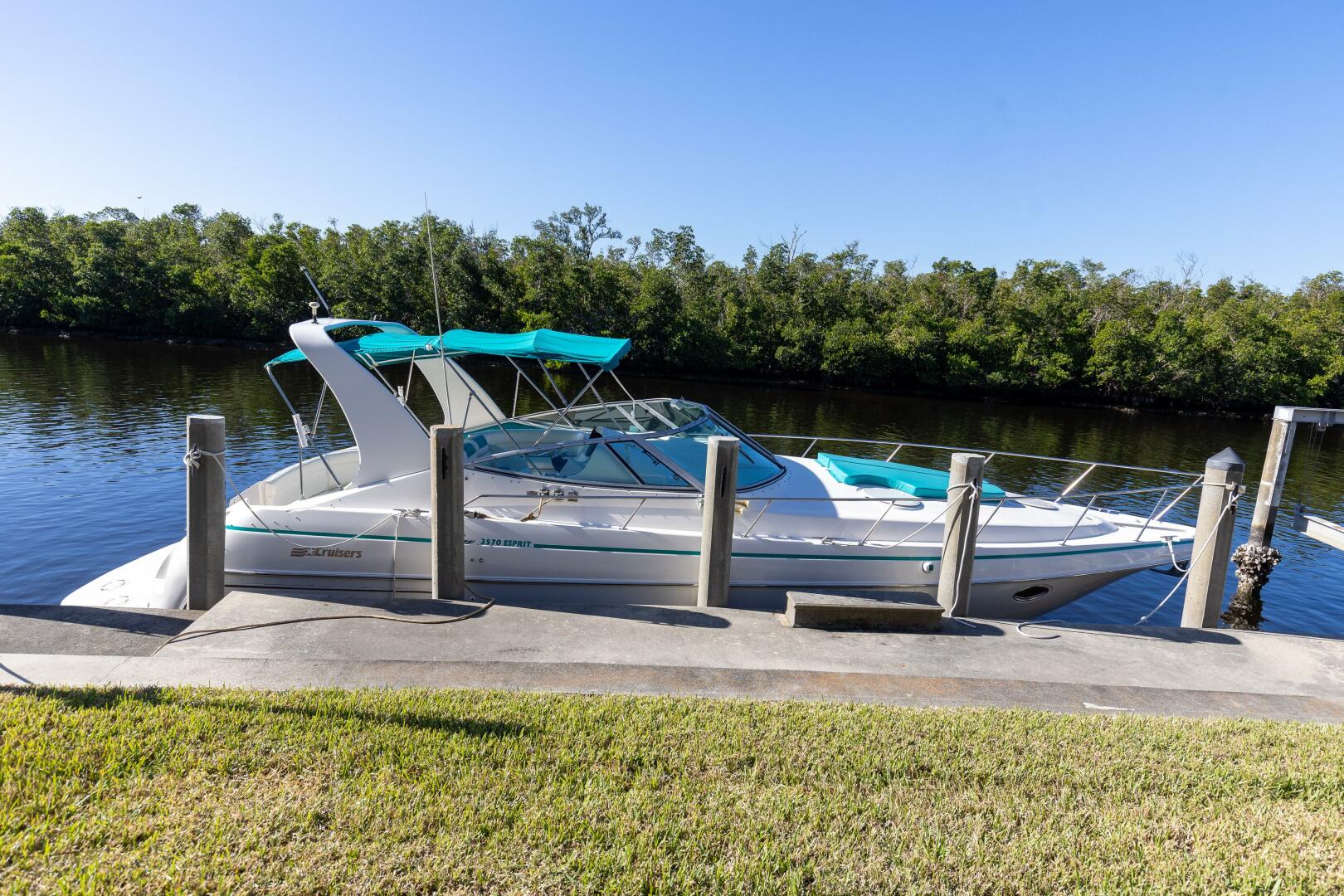 1995 Cruisers ESPRIT 3570 - Image 2