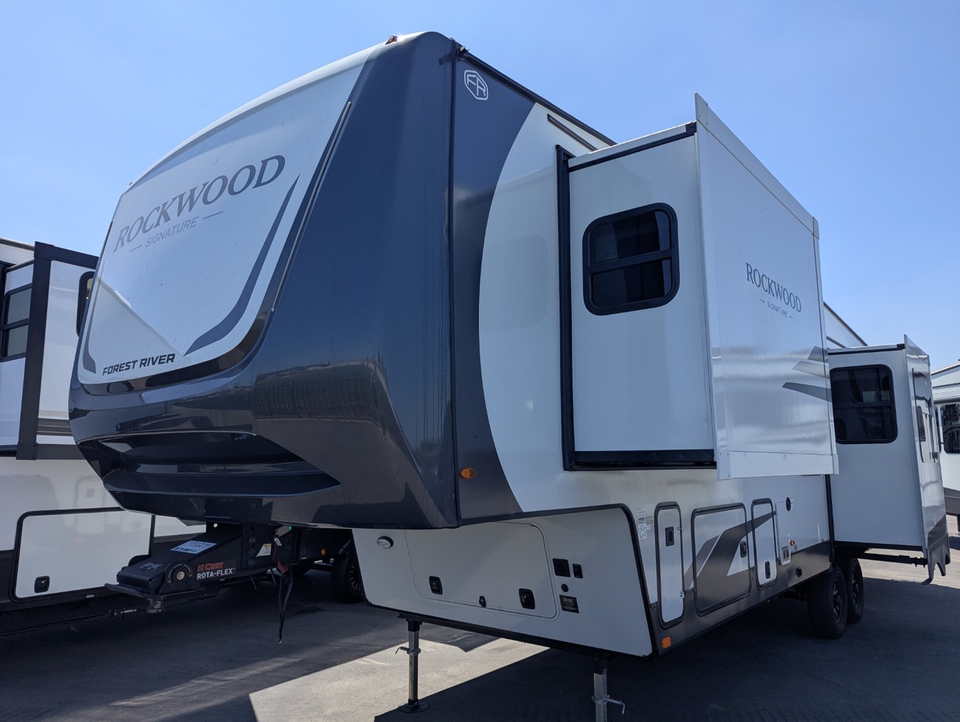 2026 Forest River Rockwood Signature R371RK - Image 3