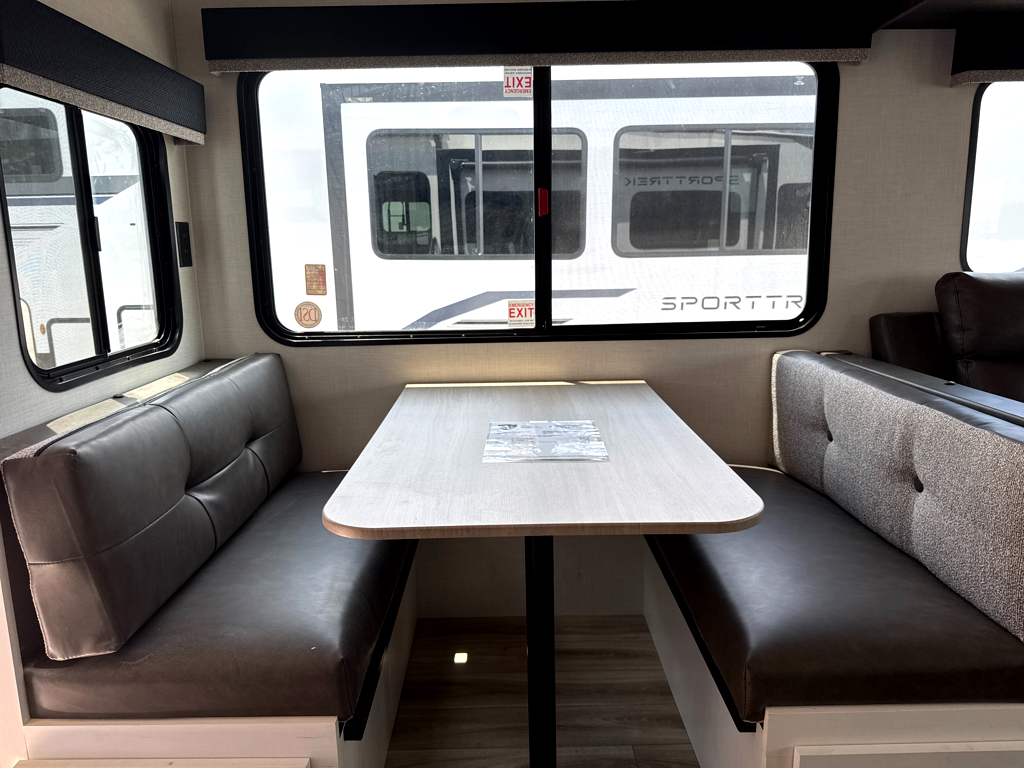 2026 VENTURE RV SPORTTREK 303VIK - Image 7