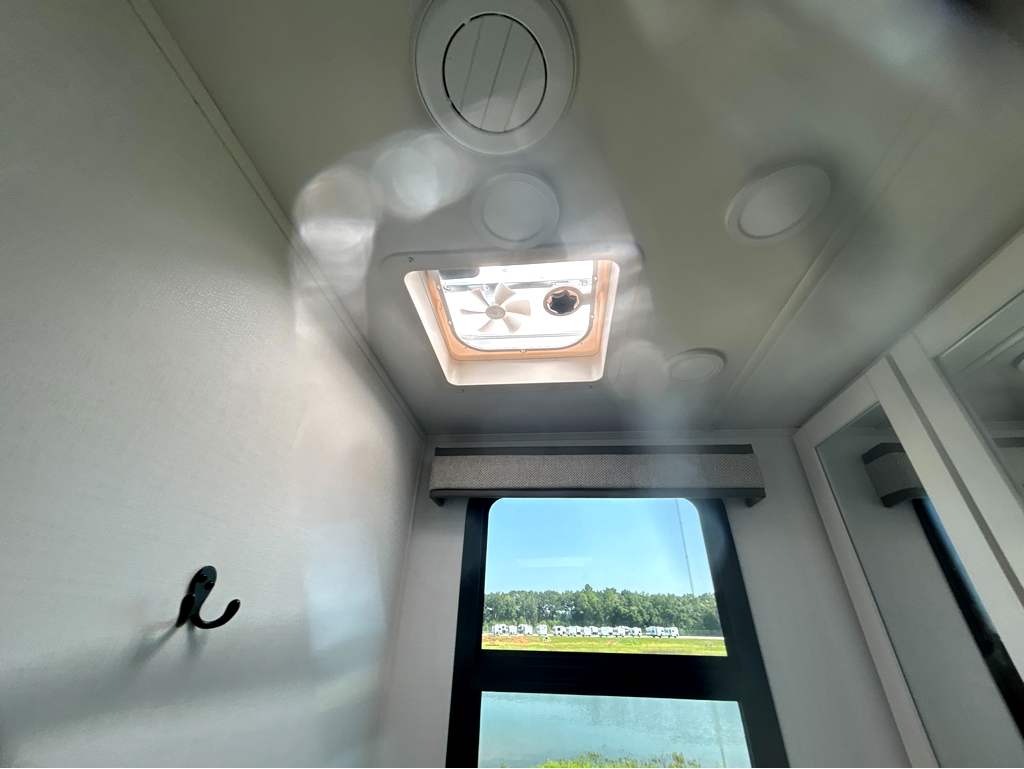 2027 JAYCO GREYHAWK 29MV - Image 25