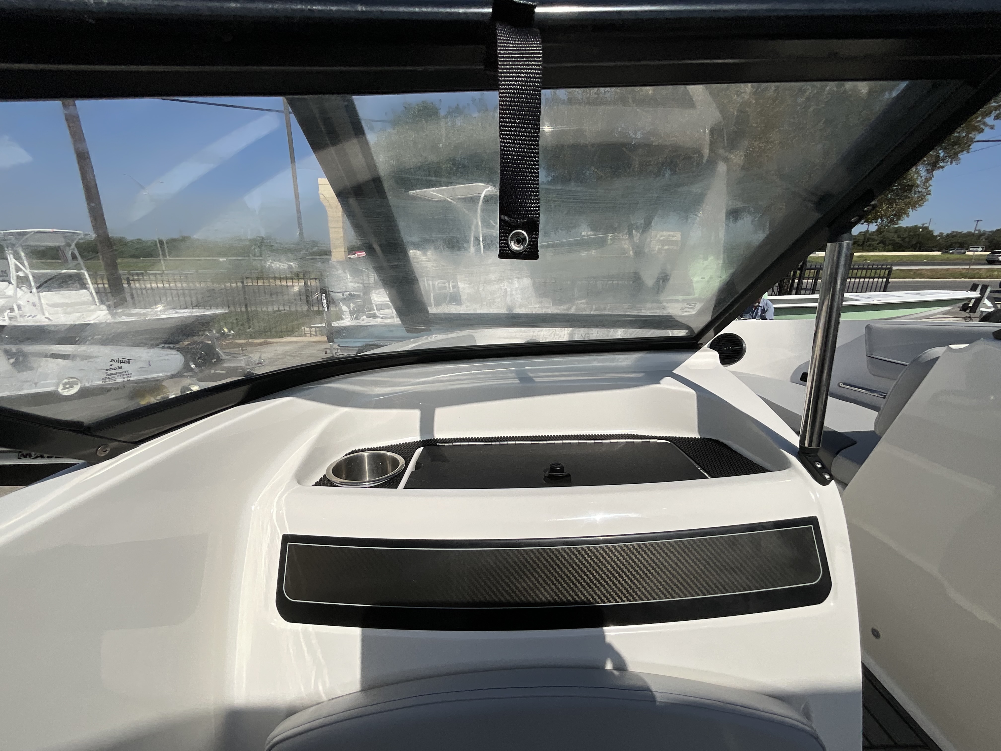 2022 Bayliner VR5 Base - Image 11