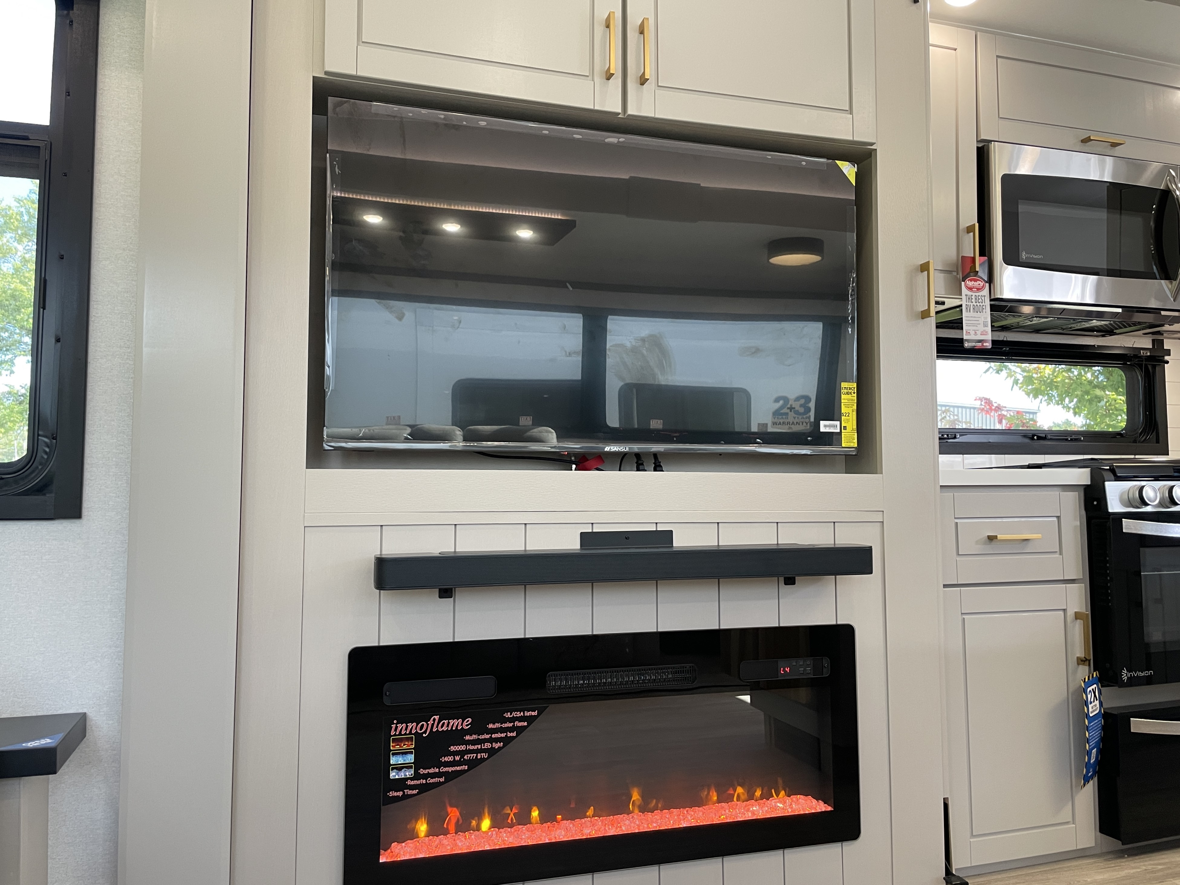 2027 Jayco North Point 361RLBH - Image 11