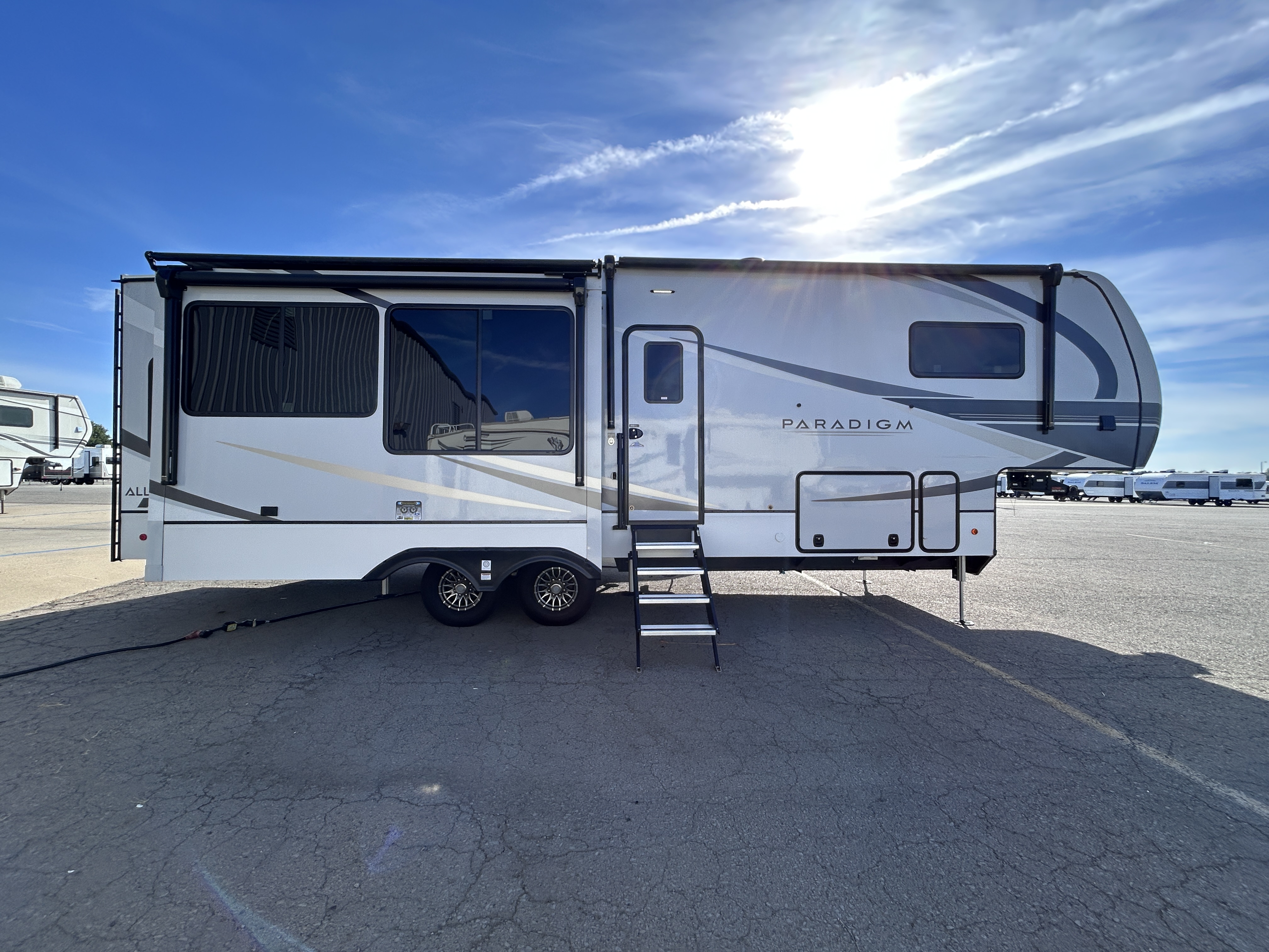 2024 Alliance RV Paradigm 310RL - Image 2