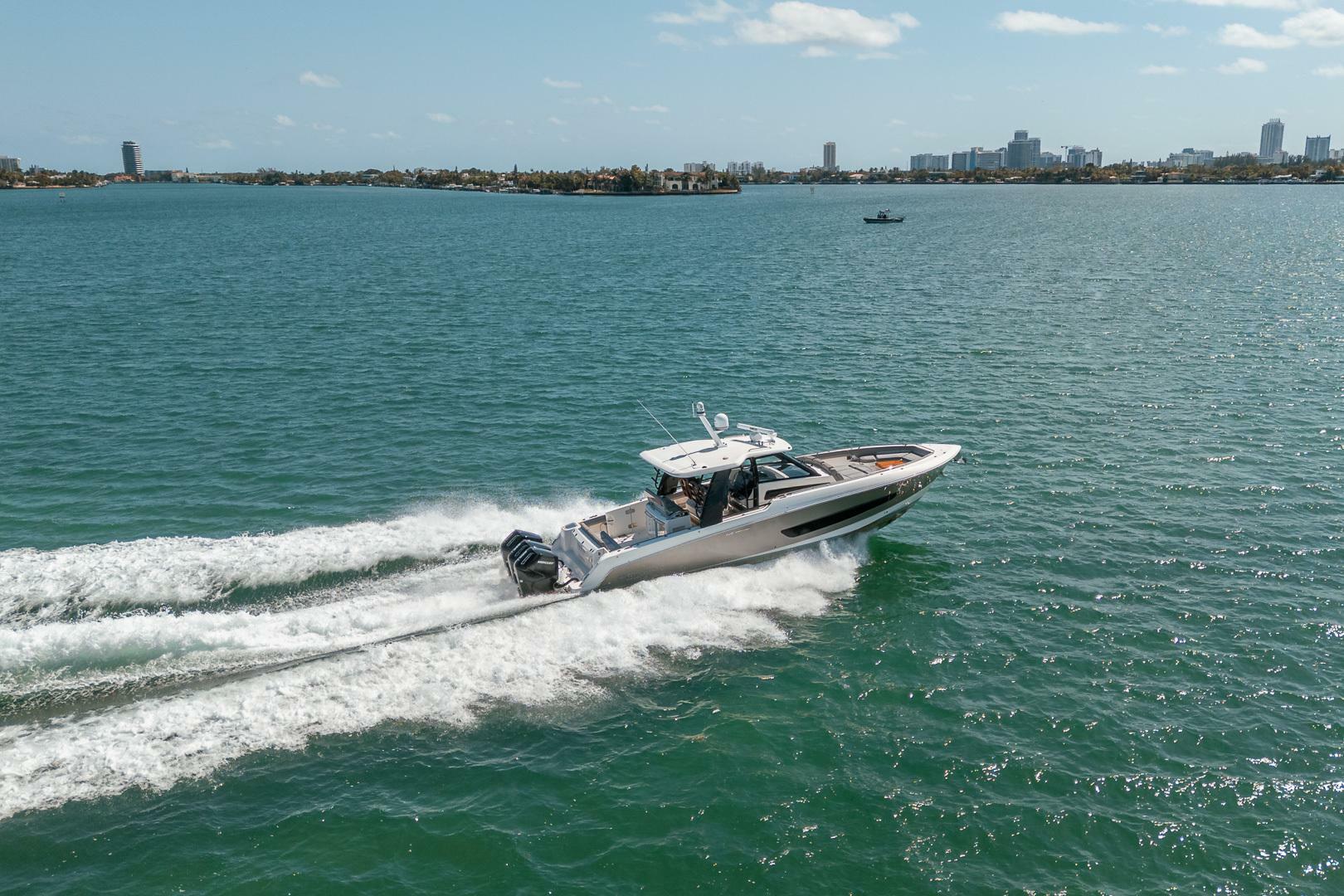 2023 Boston Whaler 420 Outrage - Image 35