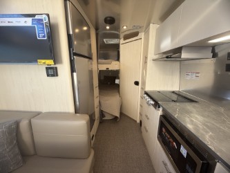 2026 AIRSTREAM FLYING CLOUD 30FBBT - Image 12