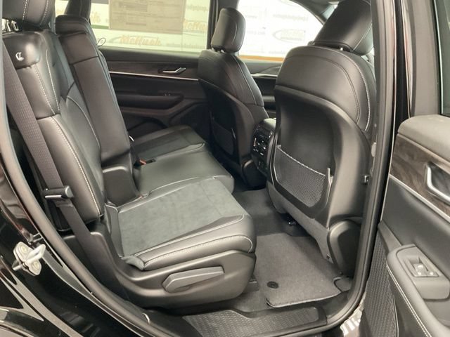 2026 Jeep Grand-Cherokee-L Laredo Altitude 4x4 - Image 36