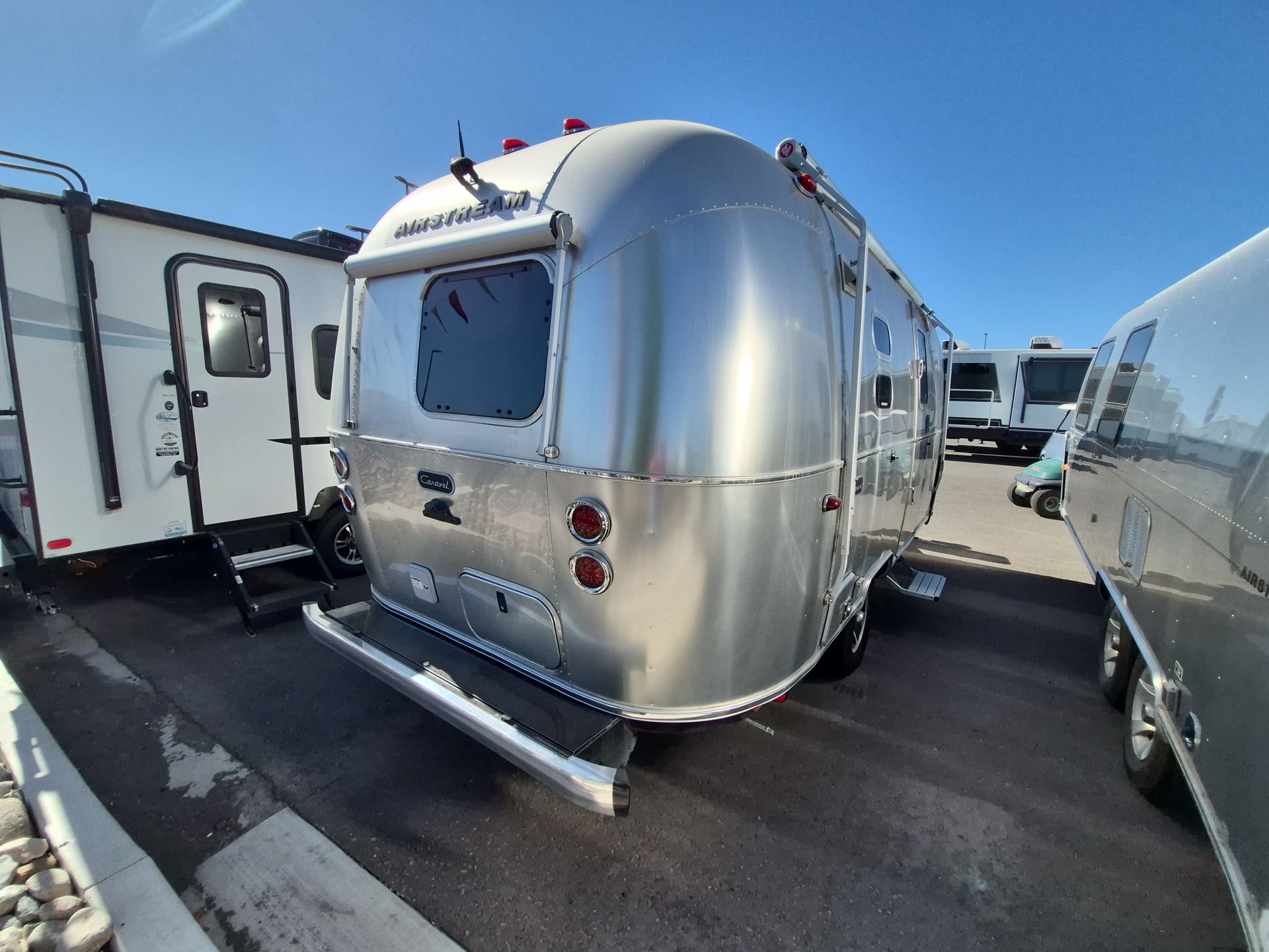 2024 Airstream Caravel 20FB - Image 7