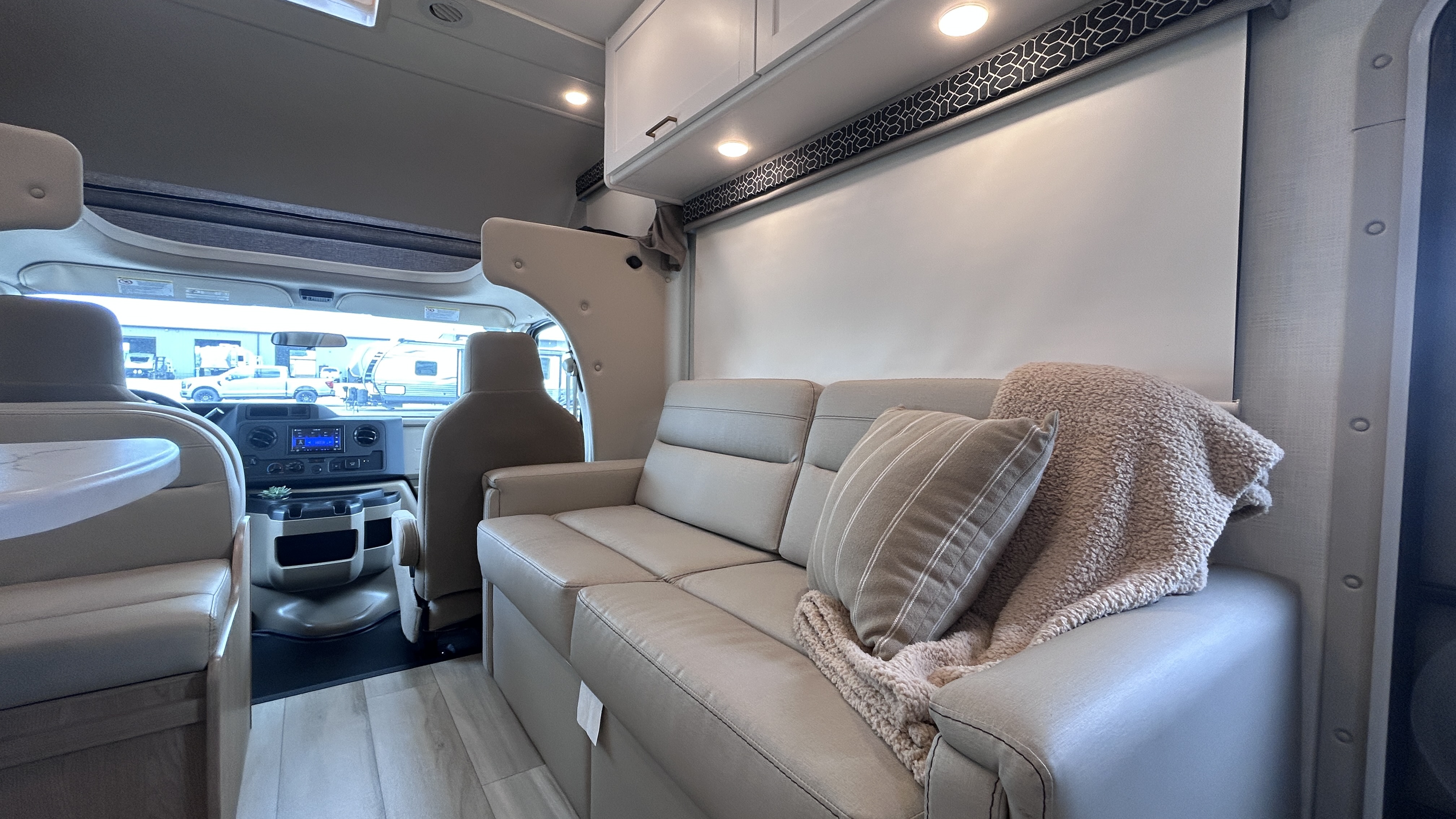 2026 Thor Motor Coach Quantum LZ28 - Image 14