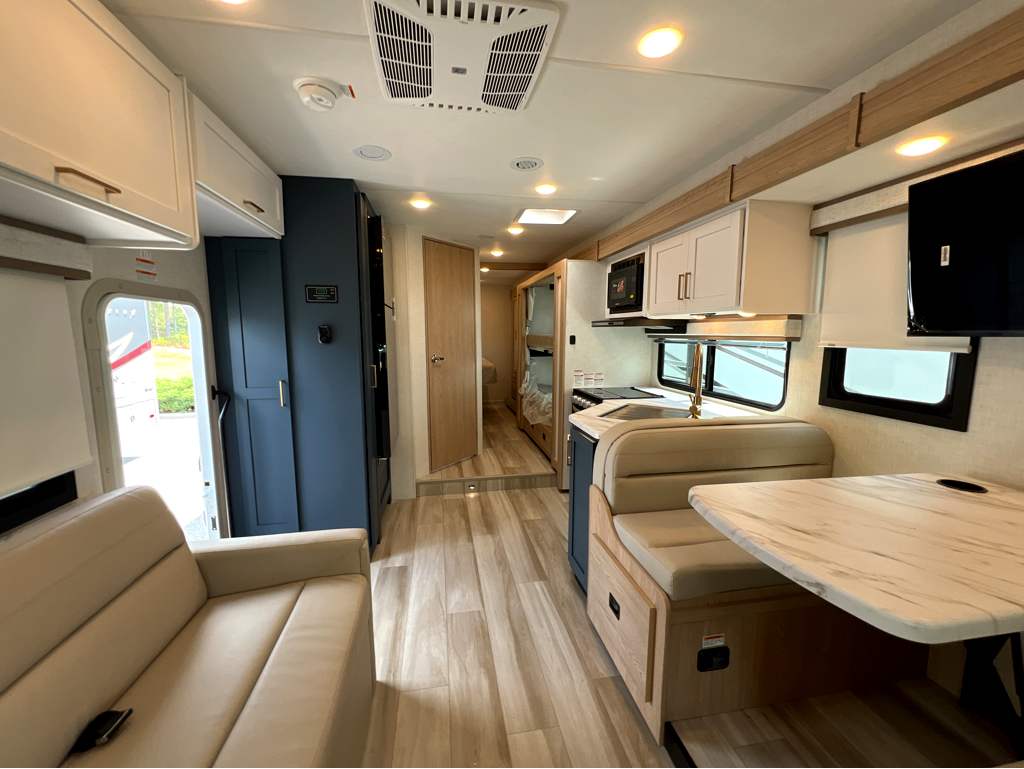 2026 THOR MOTOR COACH MAGNITUDE GA31 - Image 7