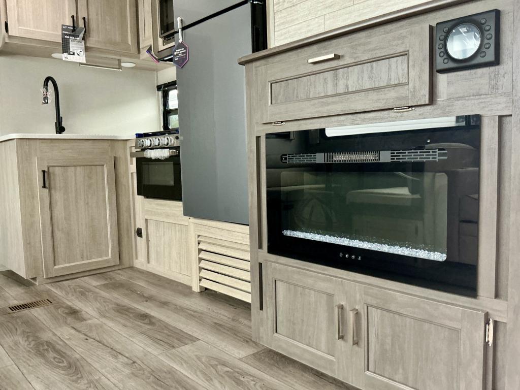 2026 COACHMEN 333DORM - Image 7