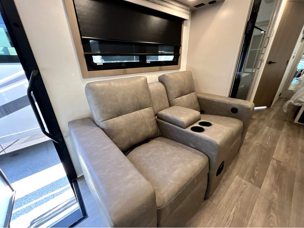 2027 ENTEGRA COACH ESTEEM XL 32U - Image 7