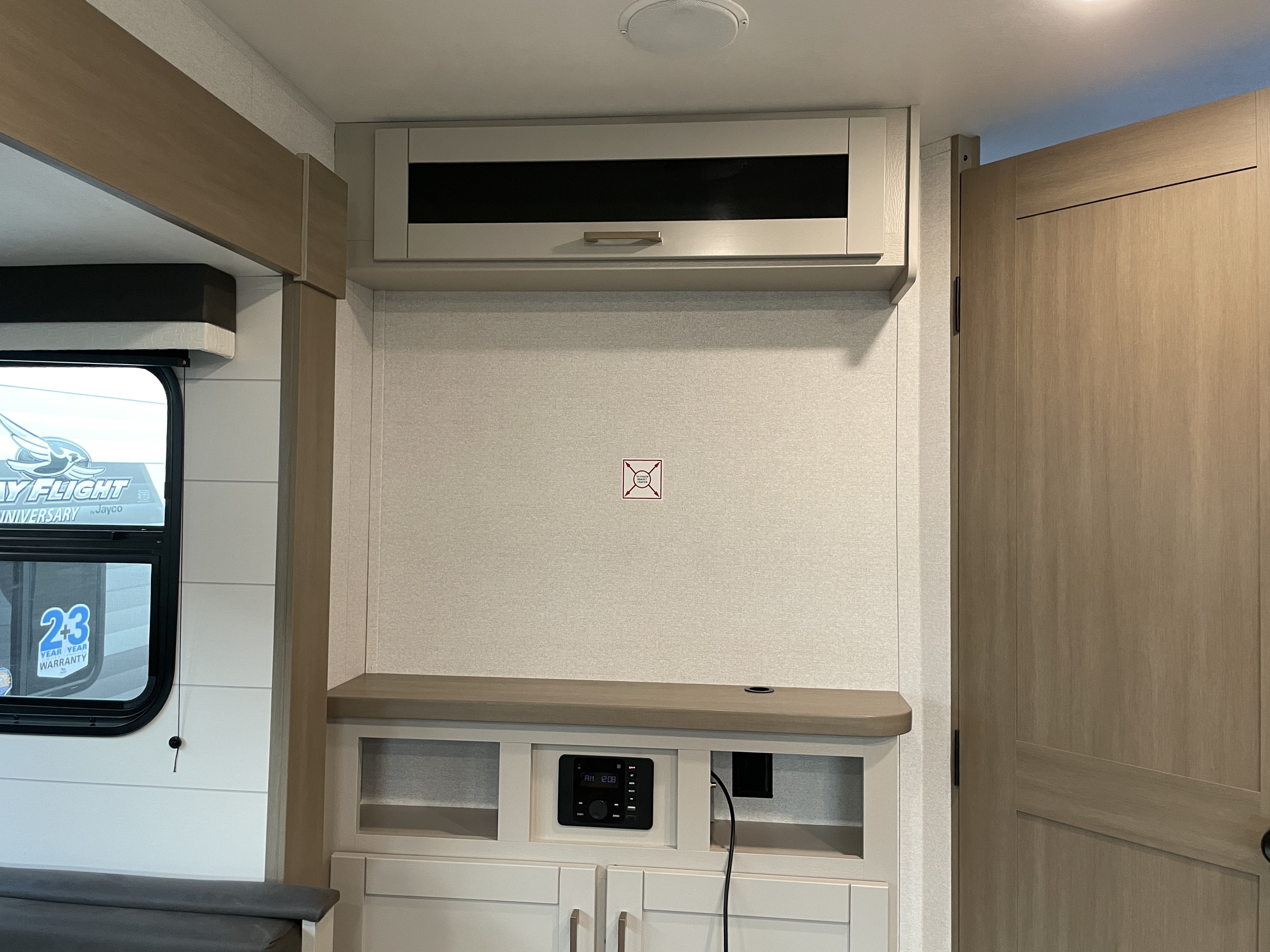 2027 Jayco Jay Flight SLX 262RLS - Image 9