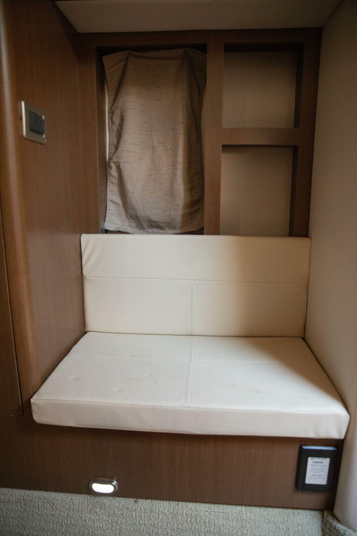 2016 Sea Ray Sundancer 350 - Image 121
