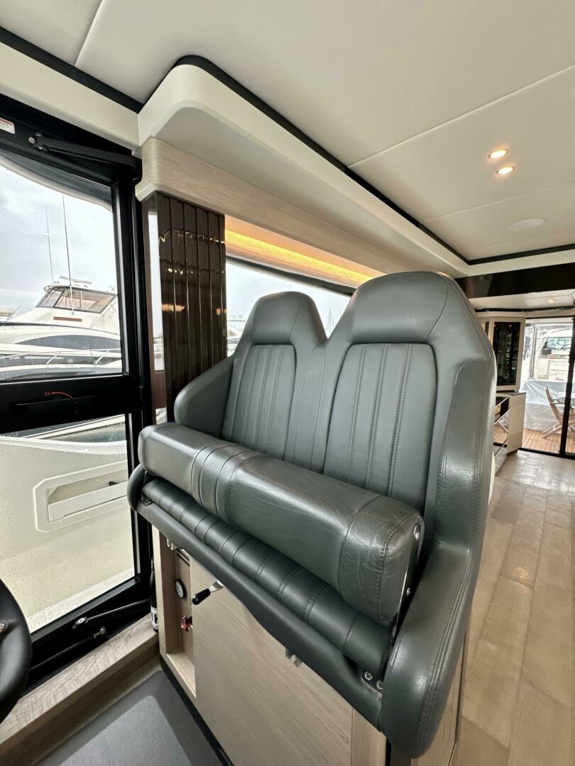 2023 Absolute 52 Navetta - Image 7