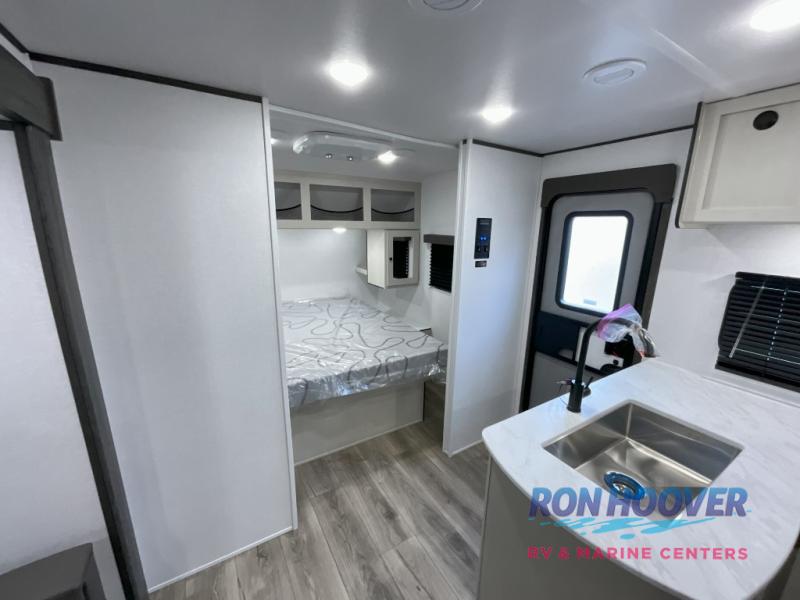 2025 COACHMEN SPIRIT 26BH - Image 28