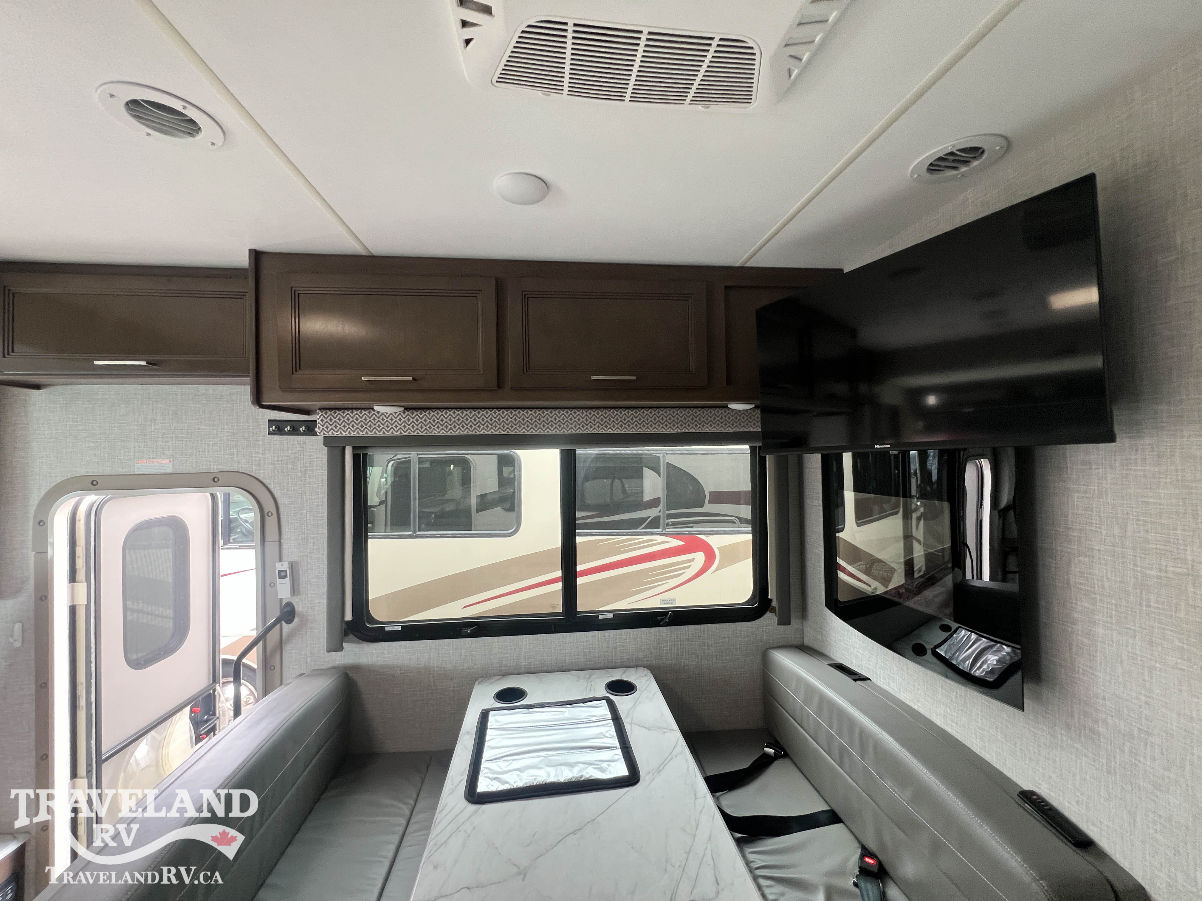 2022 Thor Motor Coach Hurricane 29M - Image 13