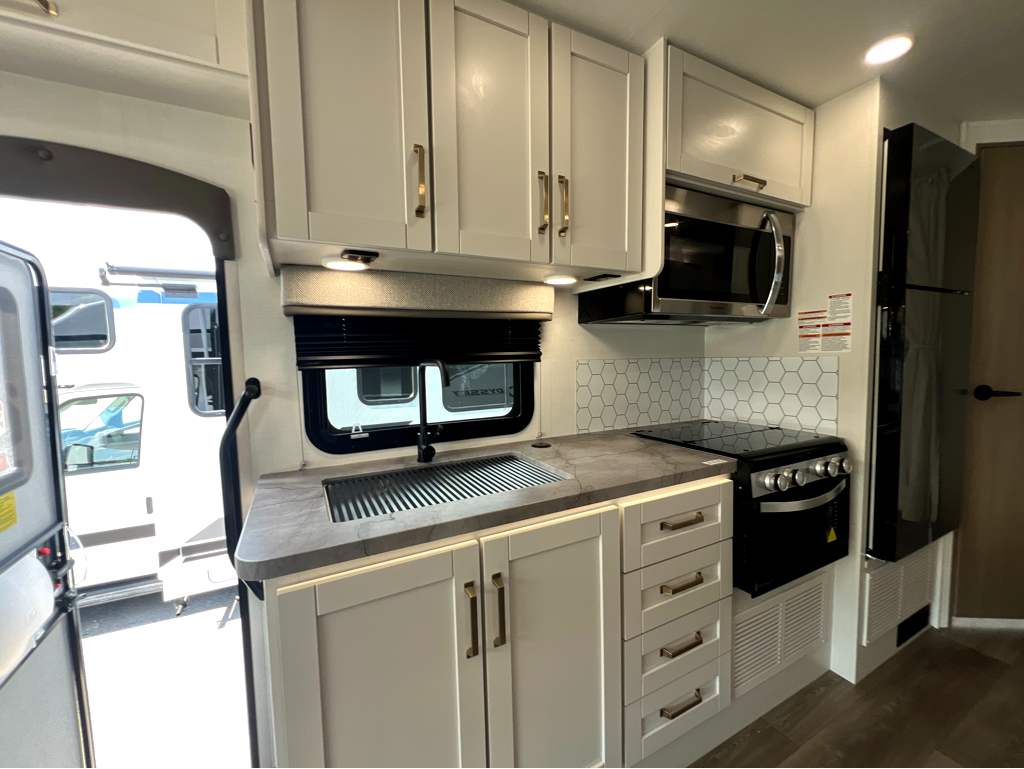 2027 ENTEGRA COACH ODYSSEY 24B - Image 8