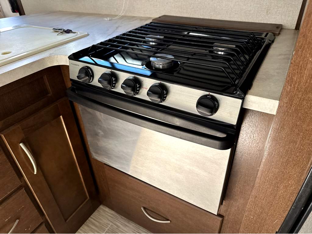 2018 PRIME TIME CRUSADER 30BH - Image 11
