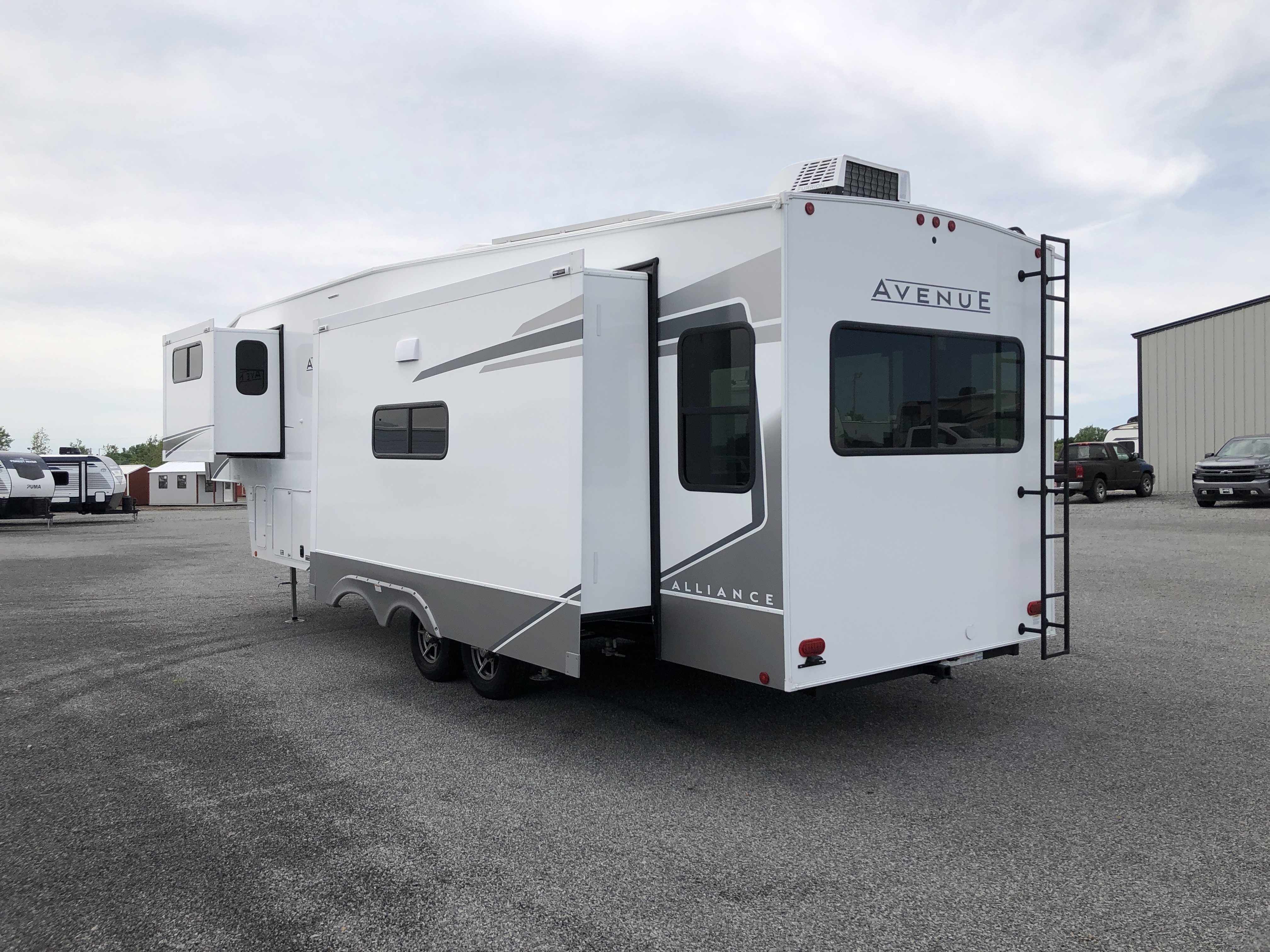 2026 Alliance RV Avenue 32RLS - Image 5