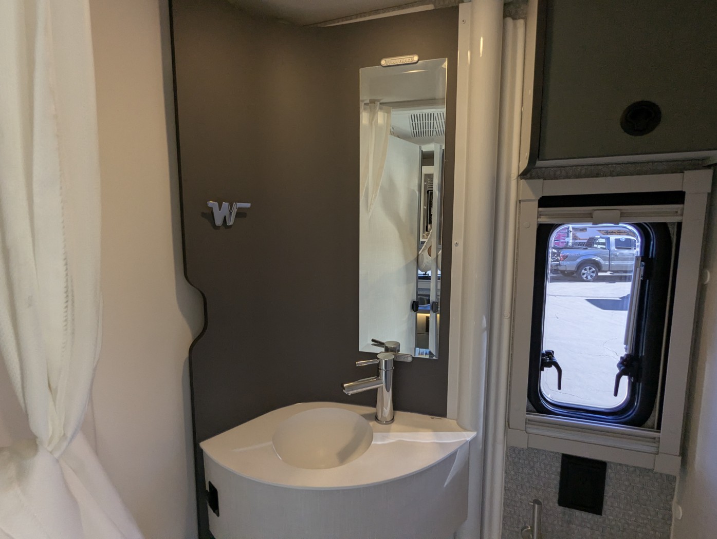2026 Winnebago EKKO Sprinter 23B AWD - ATH Edition - Image 27