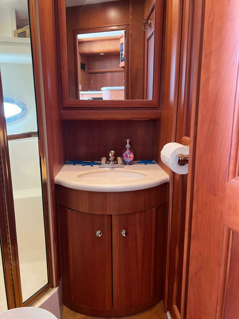 2002 Silverton 39 Motor Yacht - Image 14