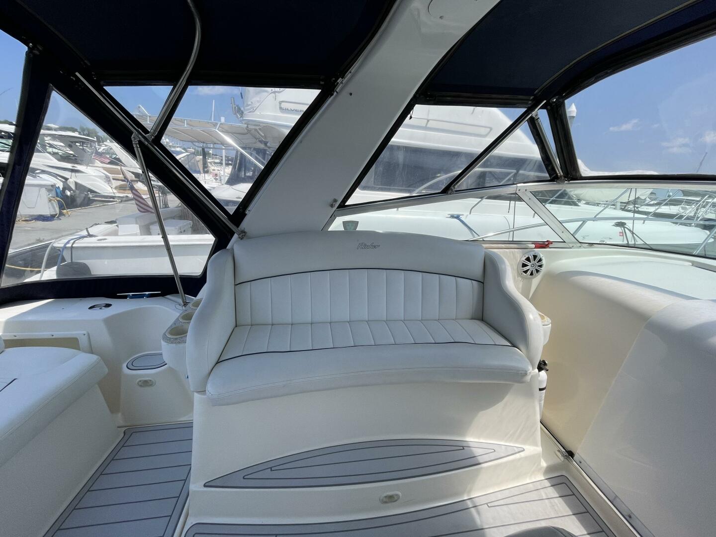 2000 Rinker 342 Fiesta Vee - Image 7