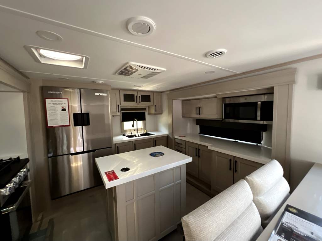 2026 GRAND DESIGN SOLITUDE 390RK - Image 12