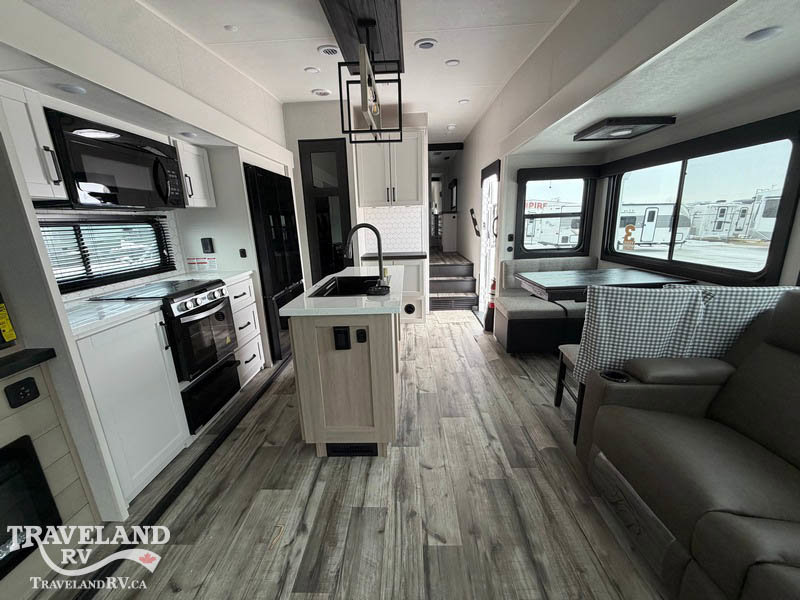 2026 Highland Ridge Roamer 32RLTS - Image 10