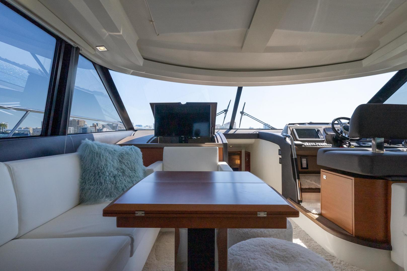 2016 Prestige 550 S - Image 29