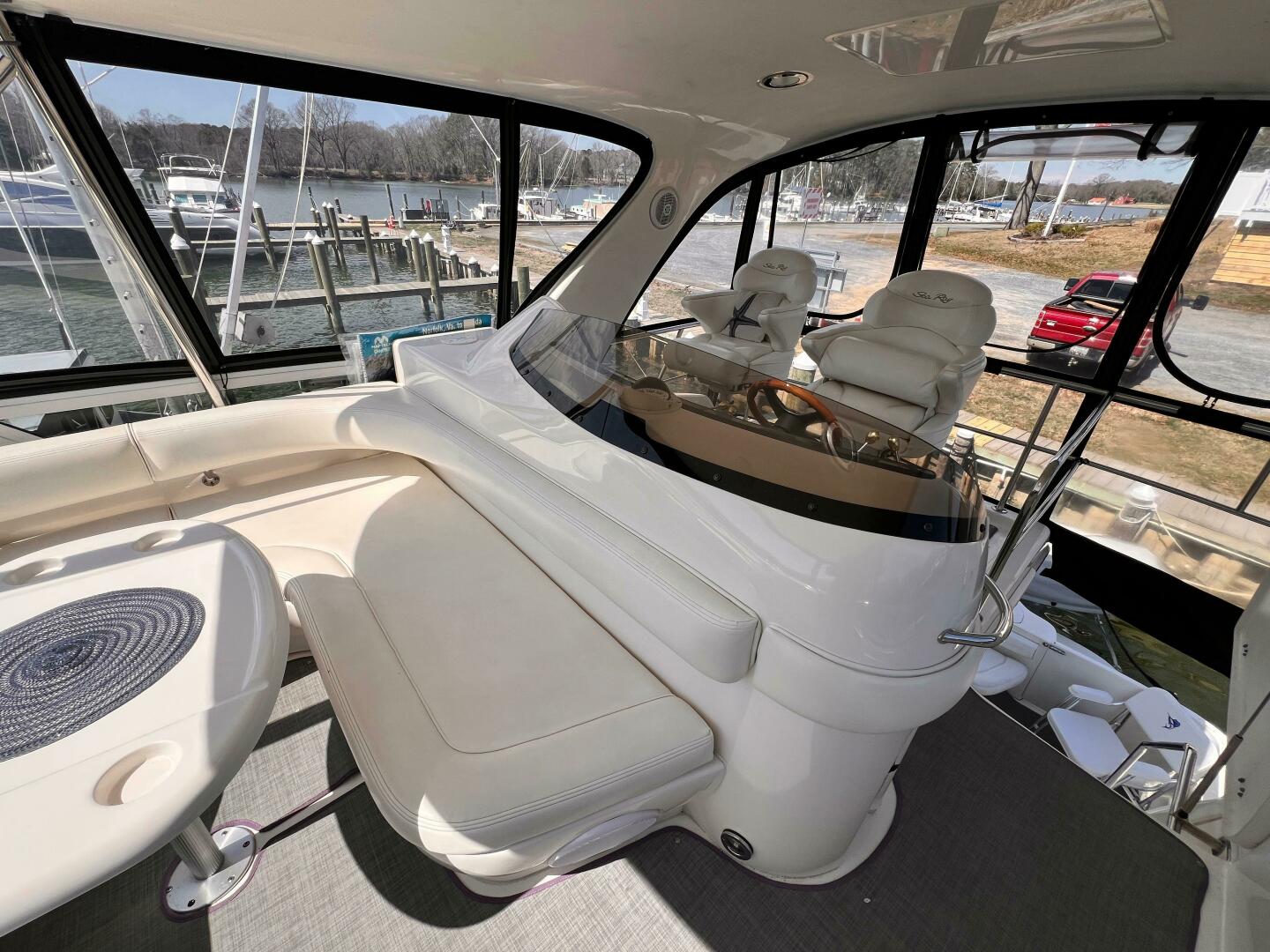 2004 Sea Ray 480 Sedan Bridge - Image 9