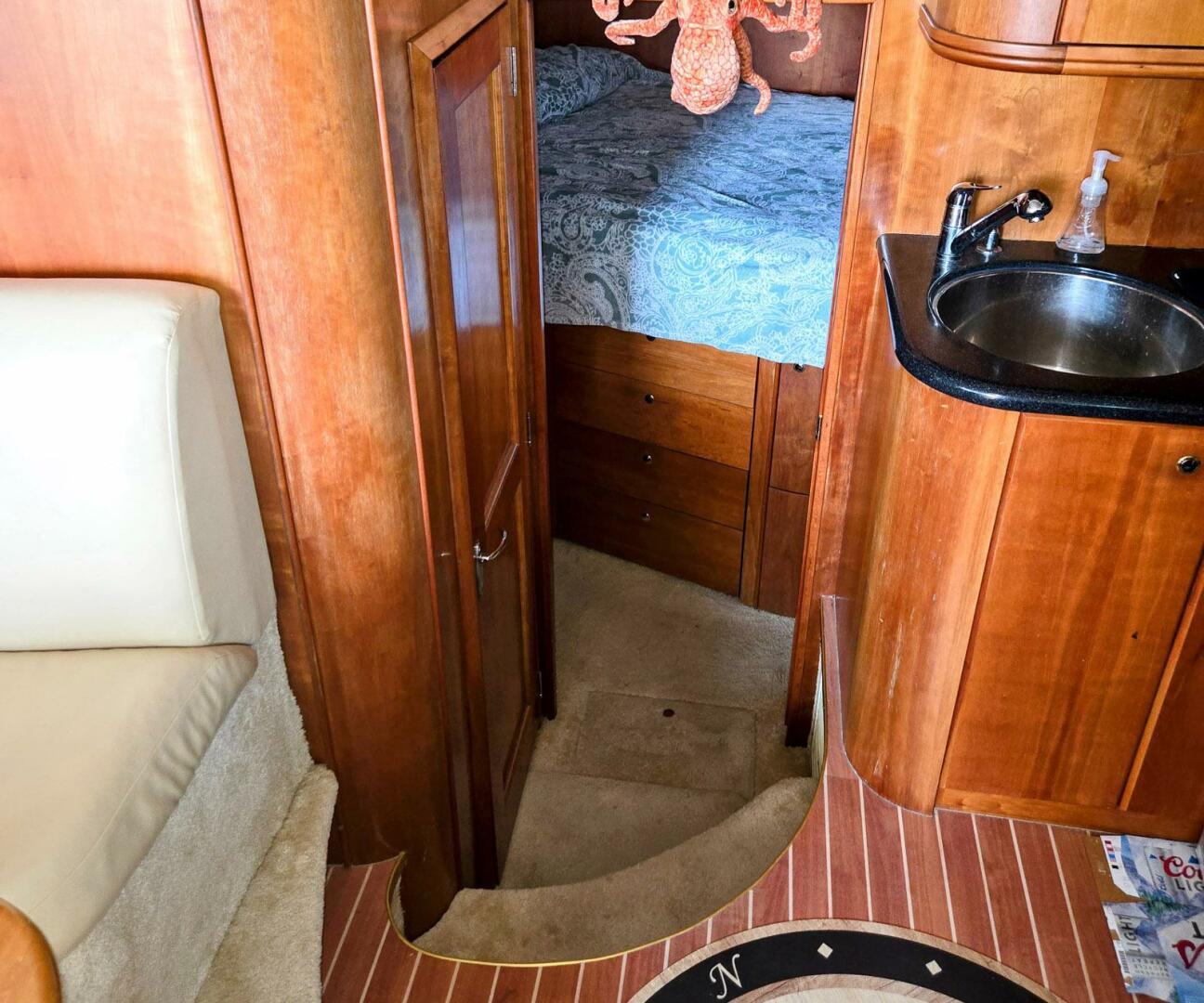 2003 Silverton 392 Aft Cabin Motor Yacht - Image 11