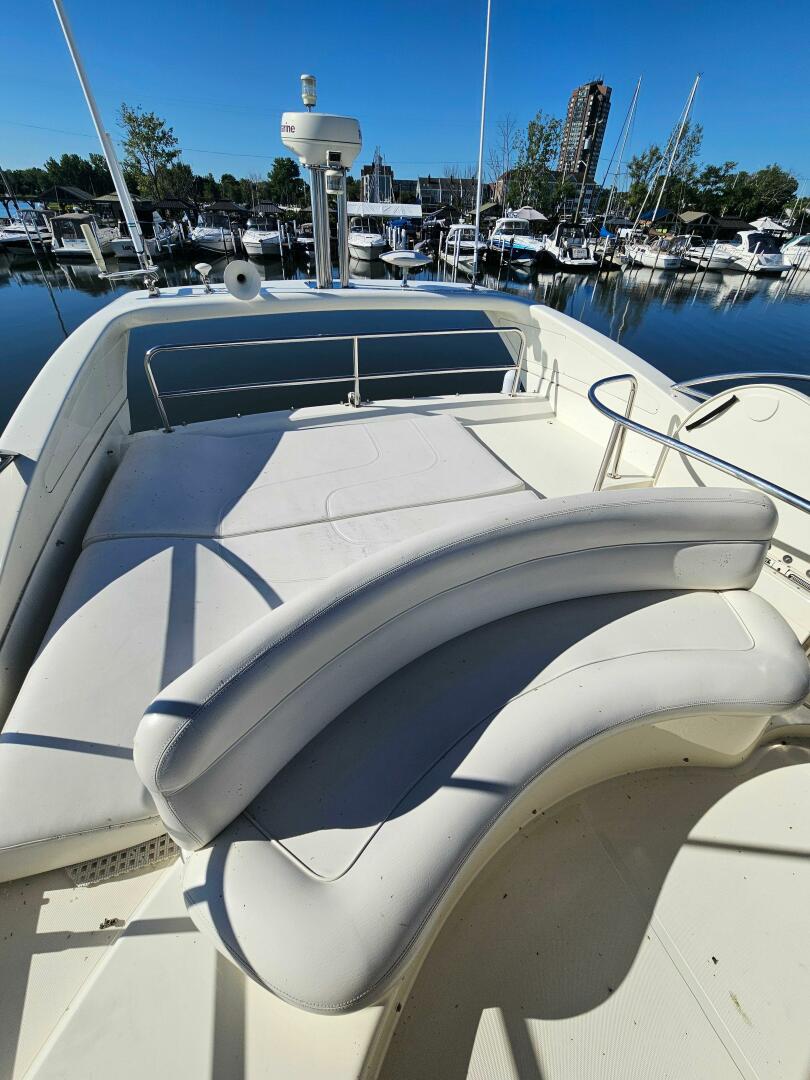 2003 Azimut 46 Motor Yacht - Image 9