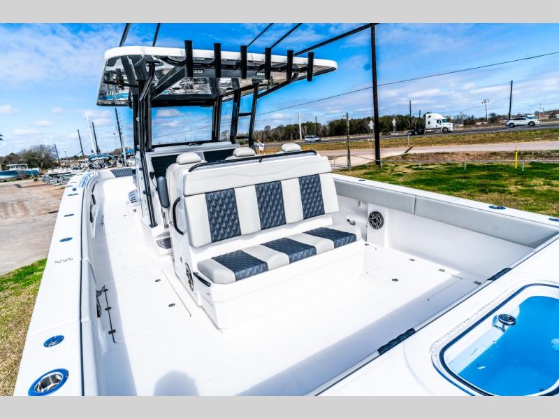 2024 Invincible 37 CATAMARAN - Image 23