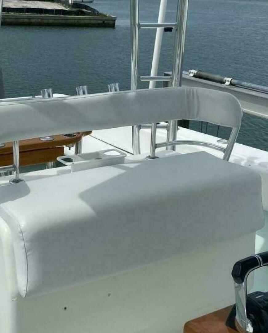 2012 Contender 39 ST - Image 10