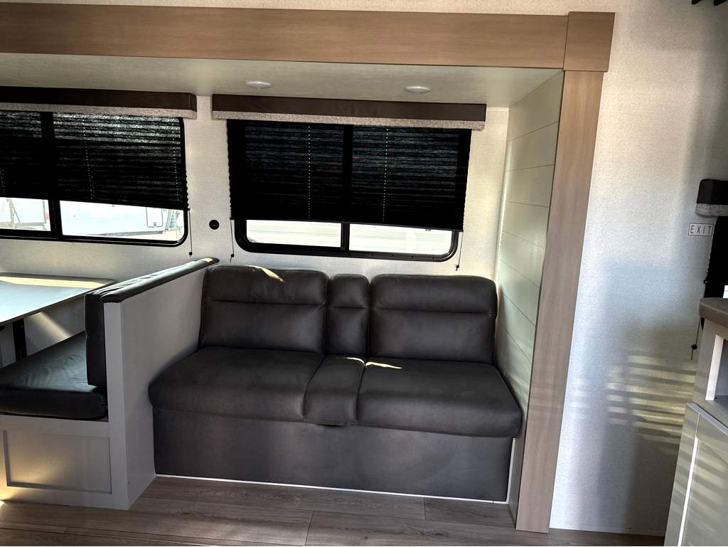 2027 Jayco Jay Flight SLX 261BHS - Image 11