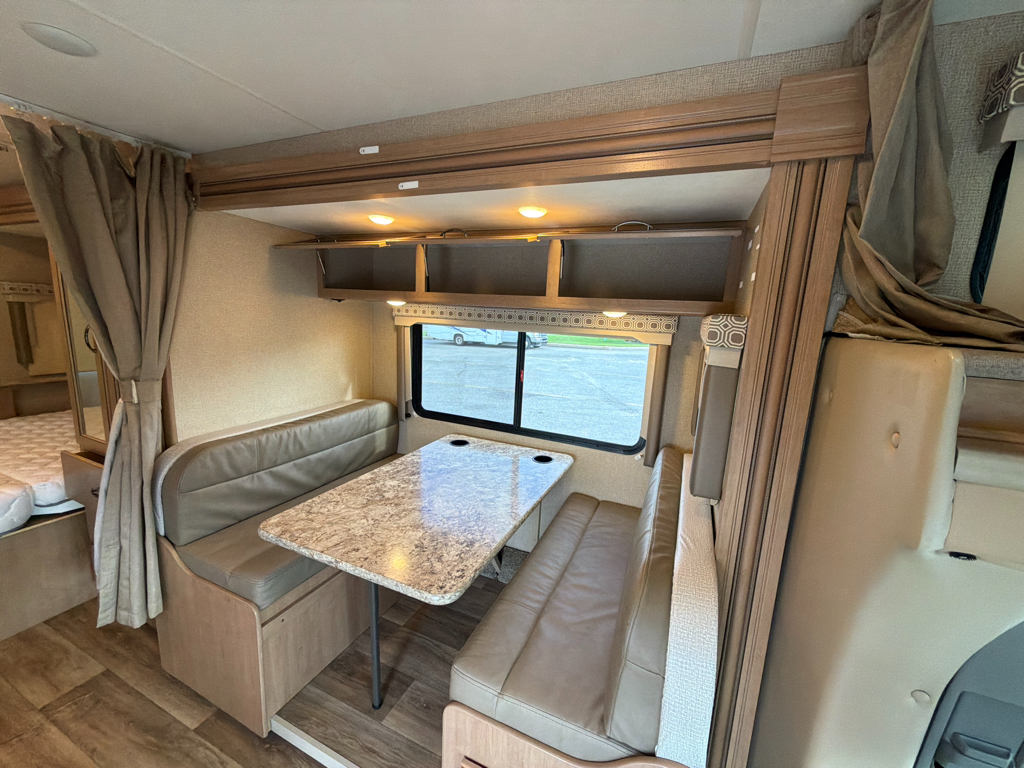 2019 Thor Motor Coach FOUR WINDS 24WS - Image 15