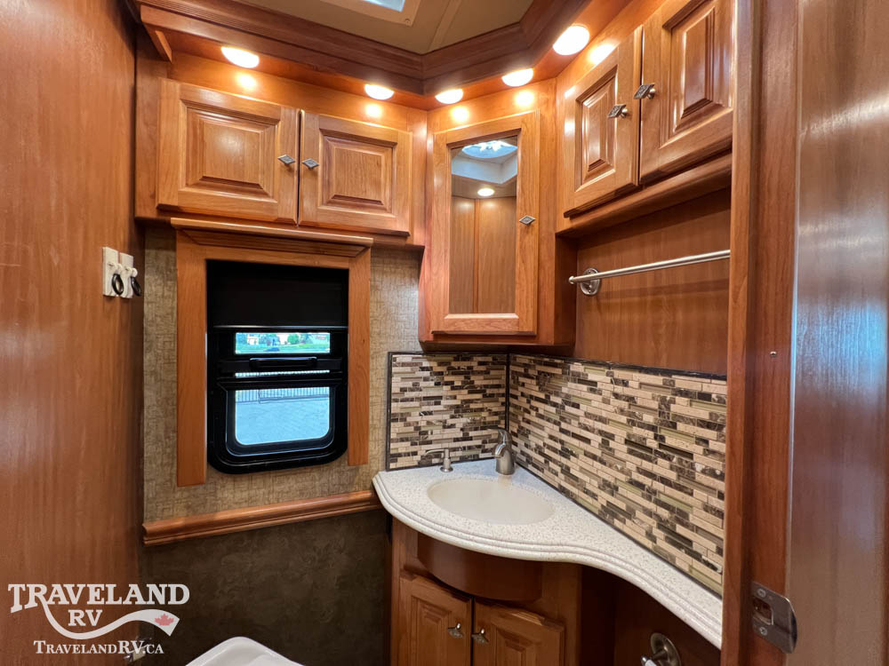 2015 Tiffin Phaeton 42 LH - Image 32