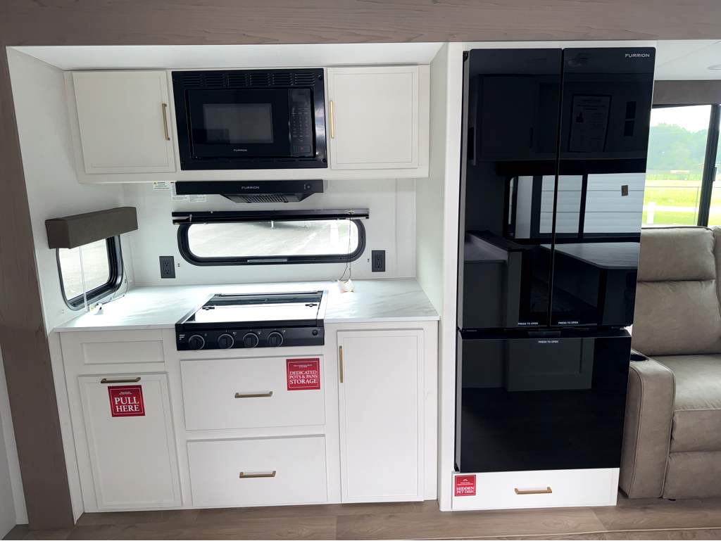 2026 GRAND DESIGN TRANSCEND 25MLX - Image 8