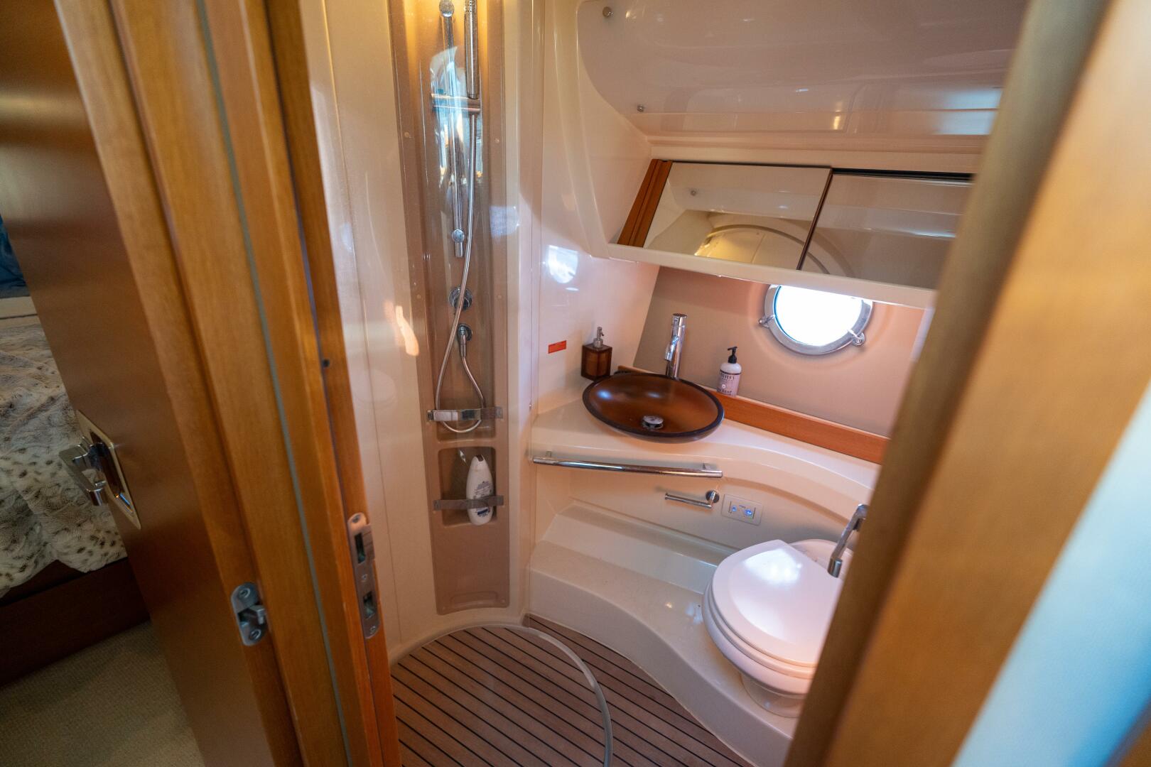 2013 Azimut 40 Flybridge - Image 34