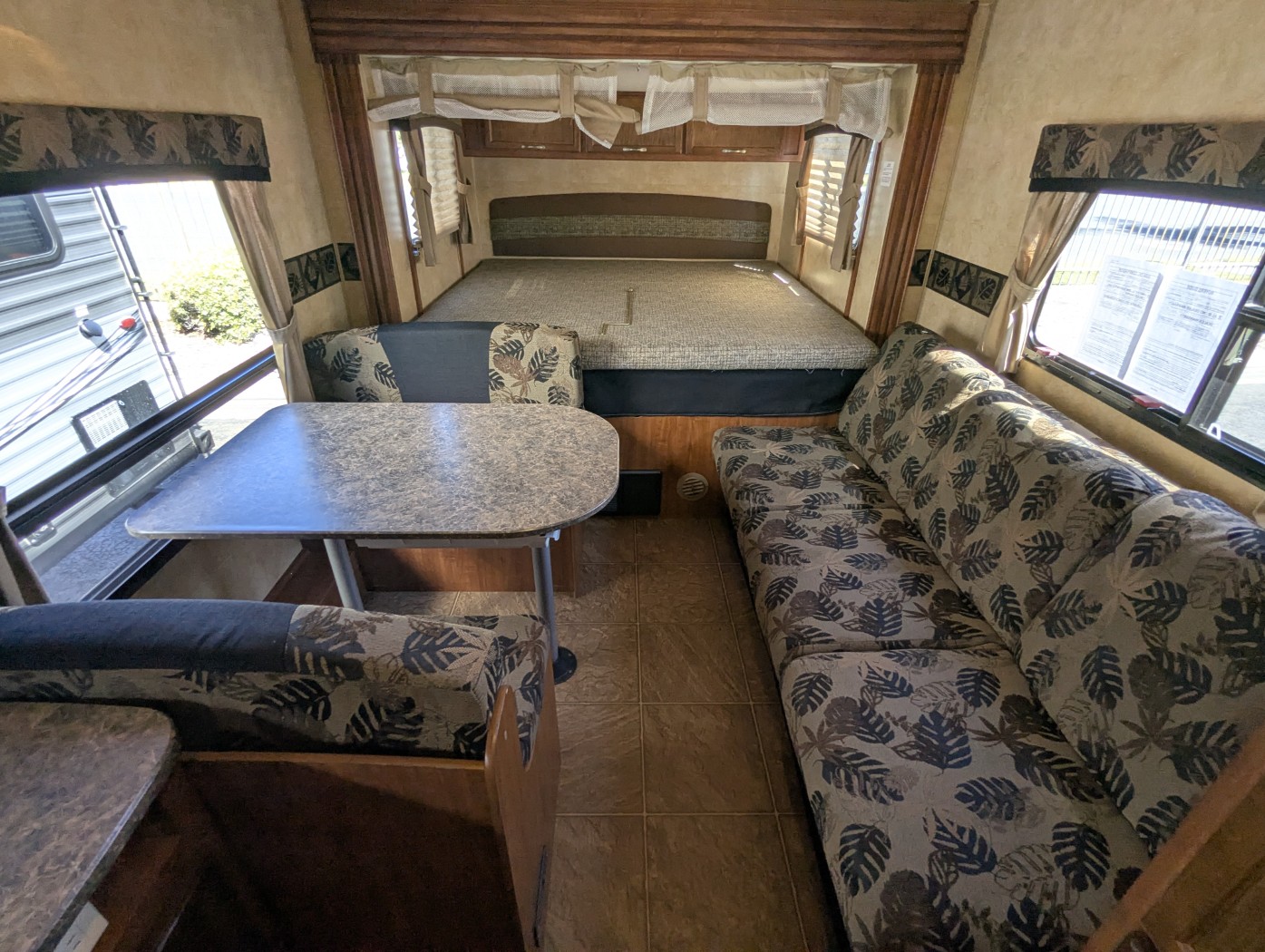 2011 JAYCO JAYFEATHER X213 - Image 23