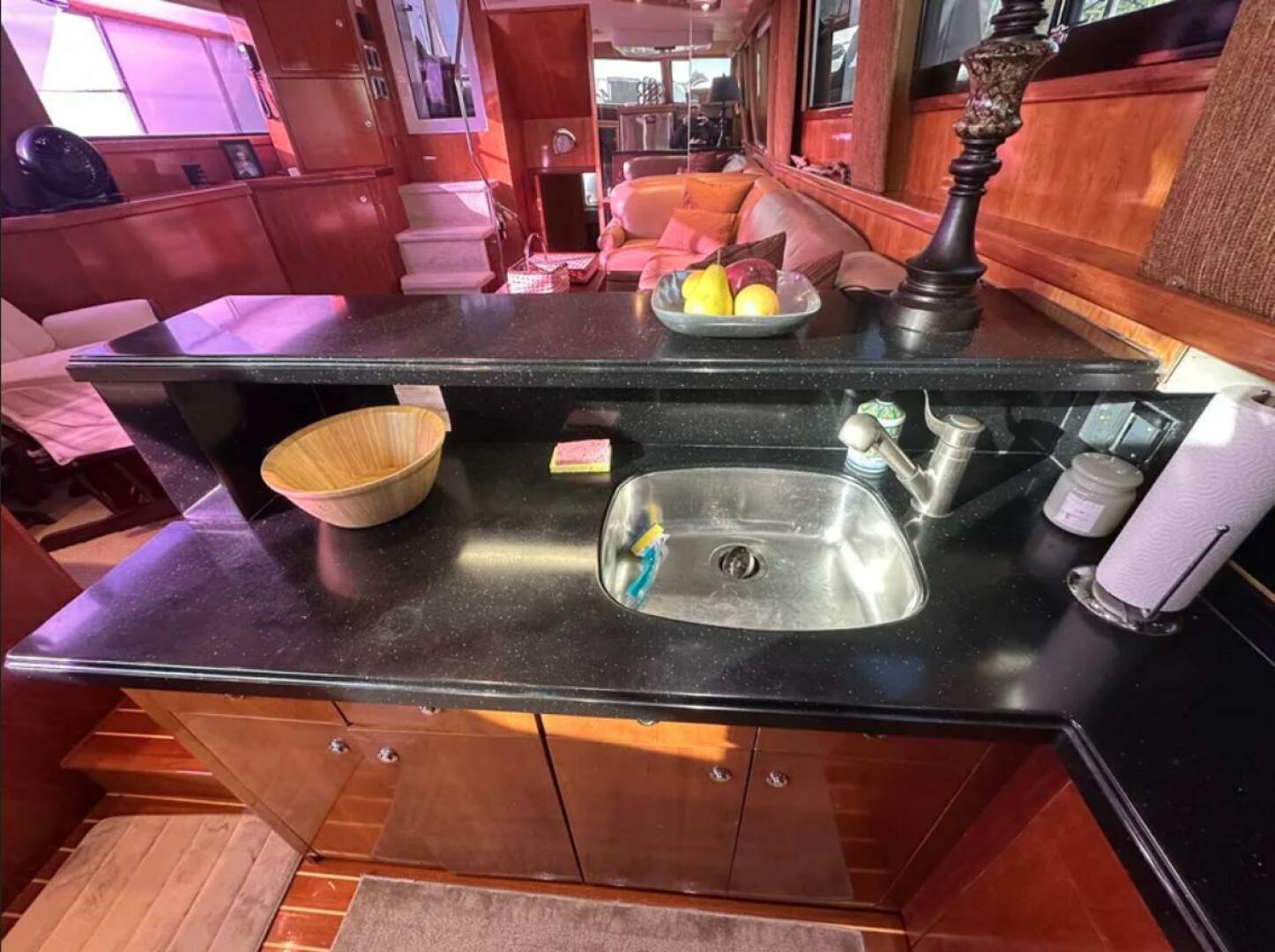 1994 Hatteras 48 Cockpit Motor Yacht - Image 18