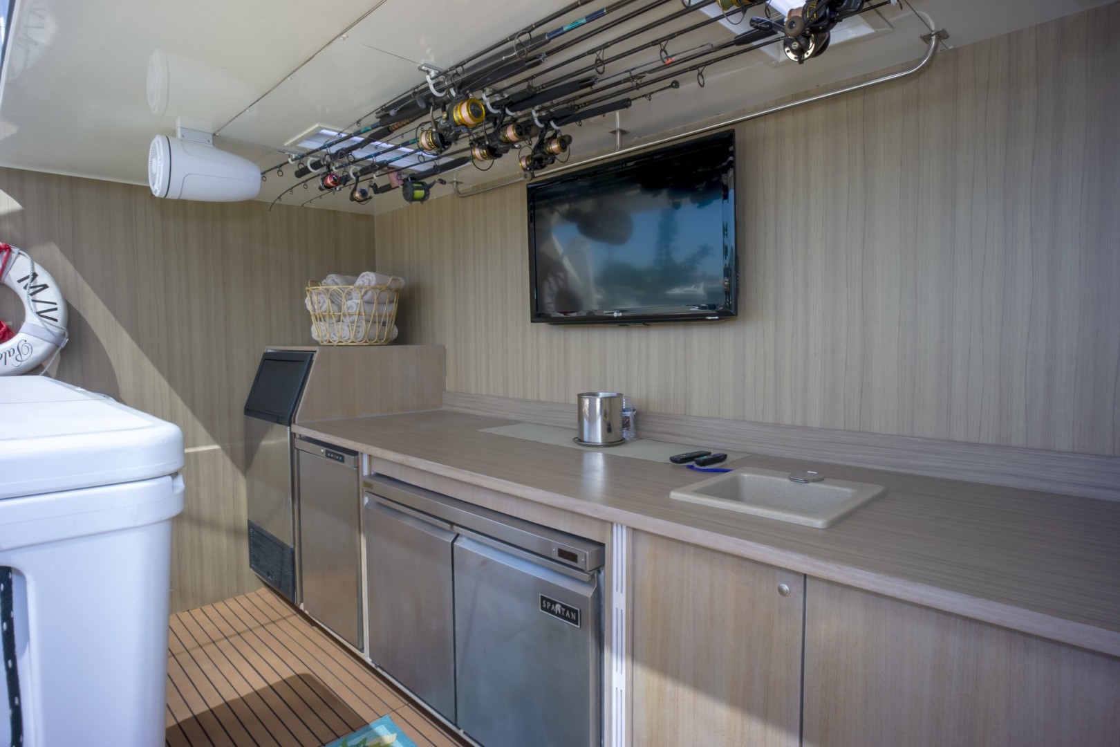 2000 Ferretti Yachts Custom Line 94 - Image 61
