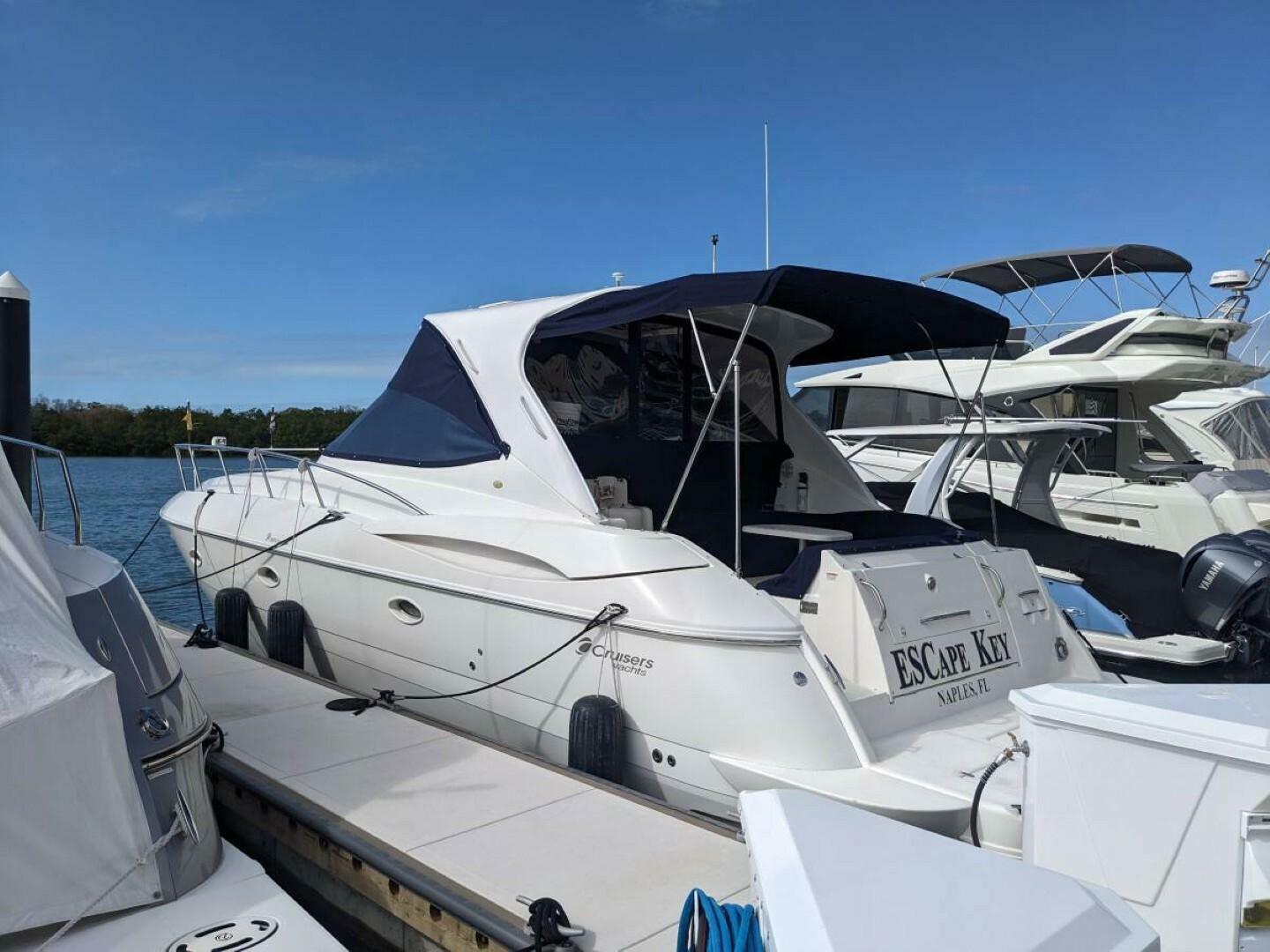 2003 Cruisers Yachts 3970 - Image 9