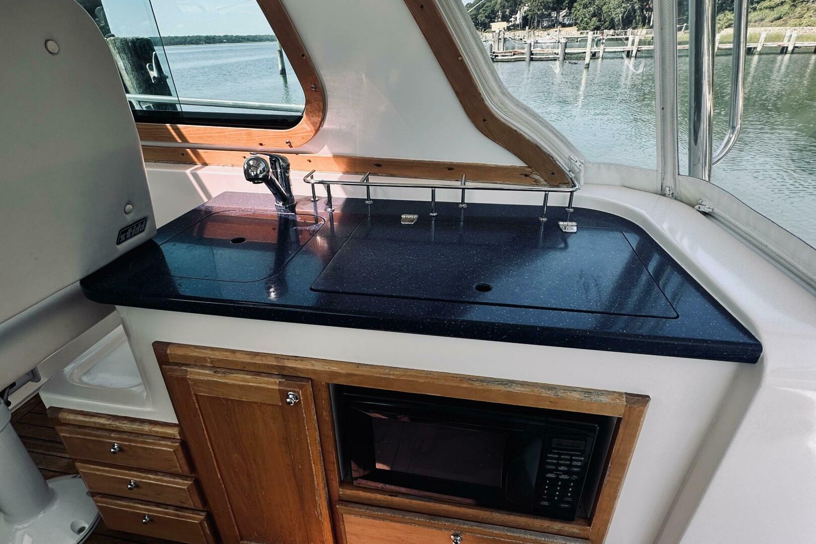 2007 Sabre 34 Express - Image 43